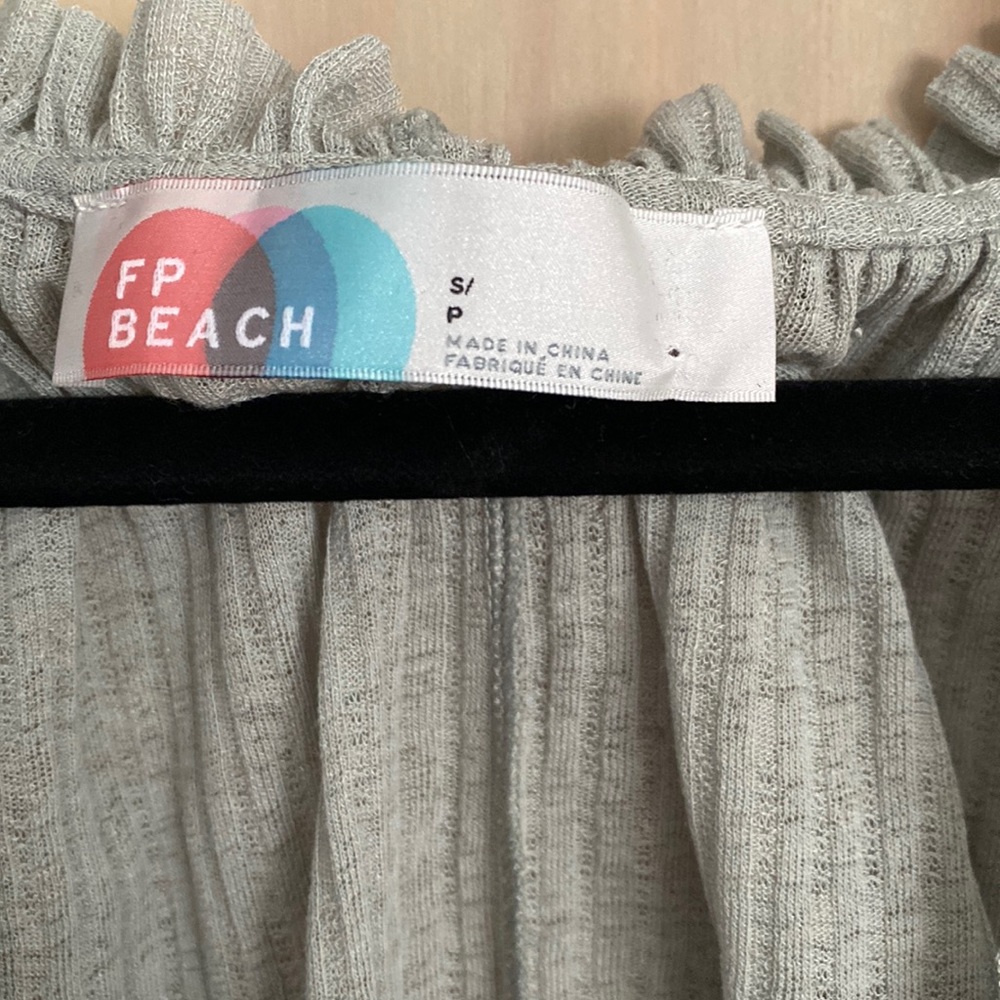 Free People Ruffle top - Picture 2 of 5